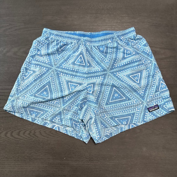 Patagonia Pants - Patagonia Women’s Baggies 4" Aztec‎ Geometric Pattern Shorts Size S